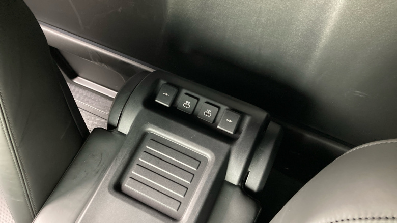 Land Rover Defender 90 Diesel 3.0 D250 Hard Top X-Dynamic HSE Auto [3 Seat]